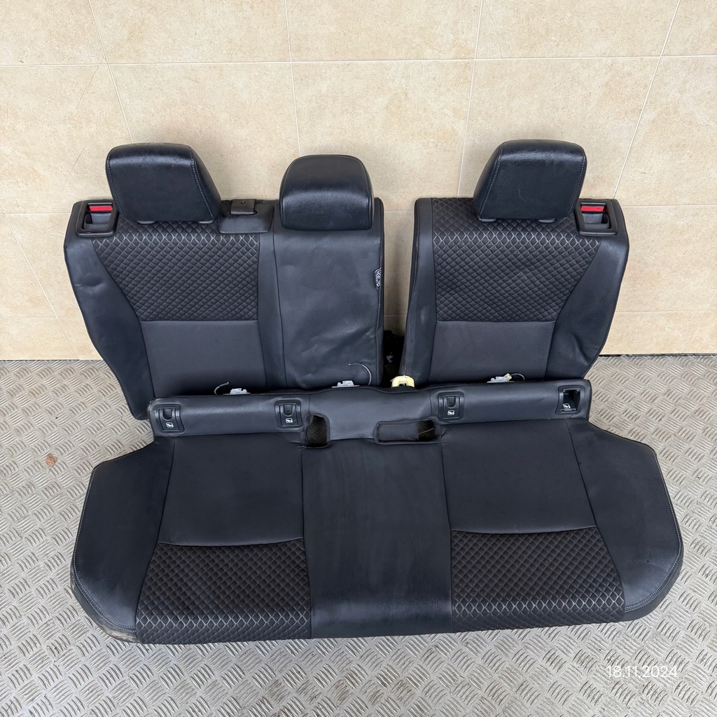 фото №7, Сиденья заднее сиденье полукожа комплект toyota yaris cross