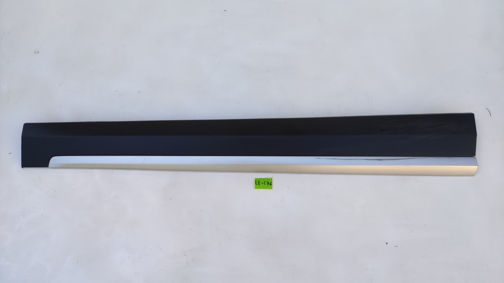 фото №1, Mg zs suv 17- молдинг дверь правый перед передняя le-c76