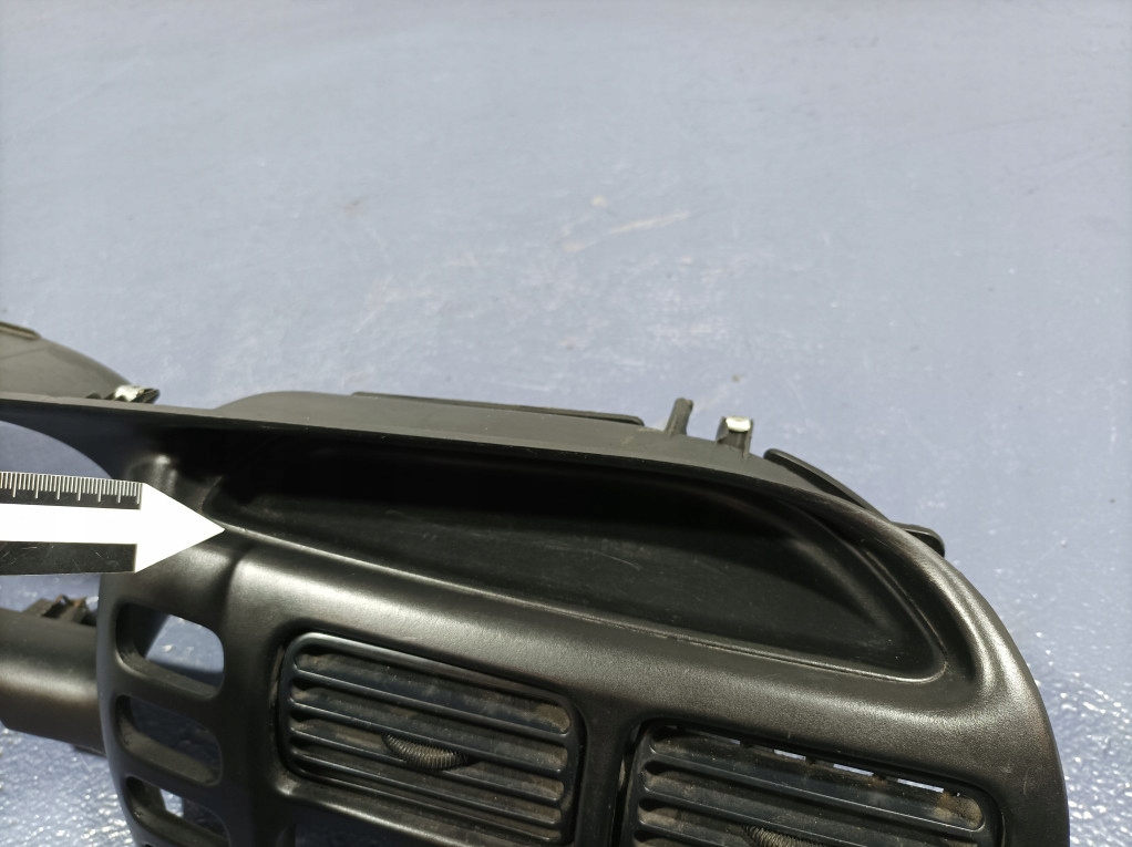 фото №6, Suzuki grand vitara i 98- рамка корпус спидометра решётки обдув