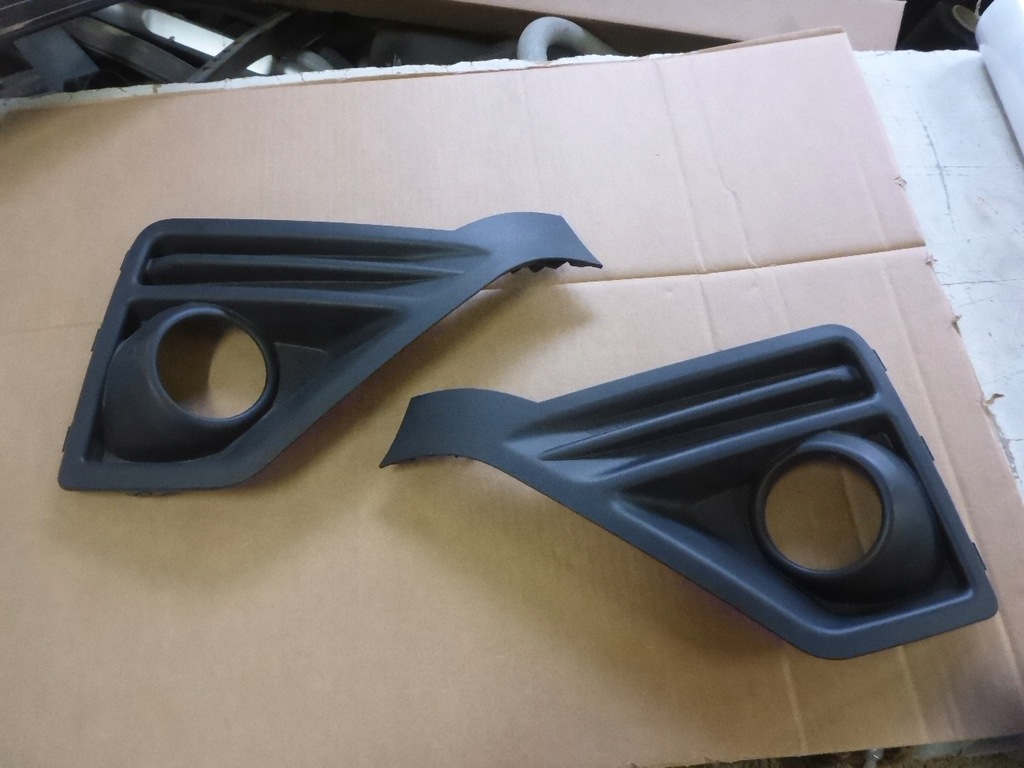 фото №1, Ssangyong tivoli lift 19- решітка бампера оригінал