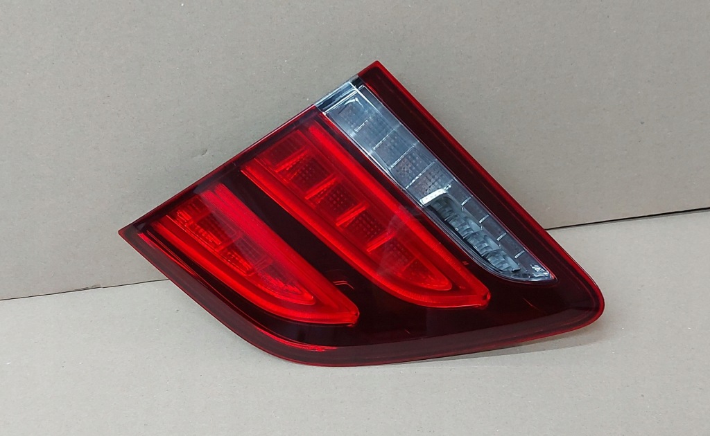 фото №1, Лампа задня права w кришка mercedes gle w166