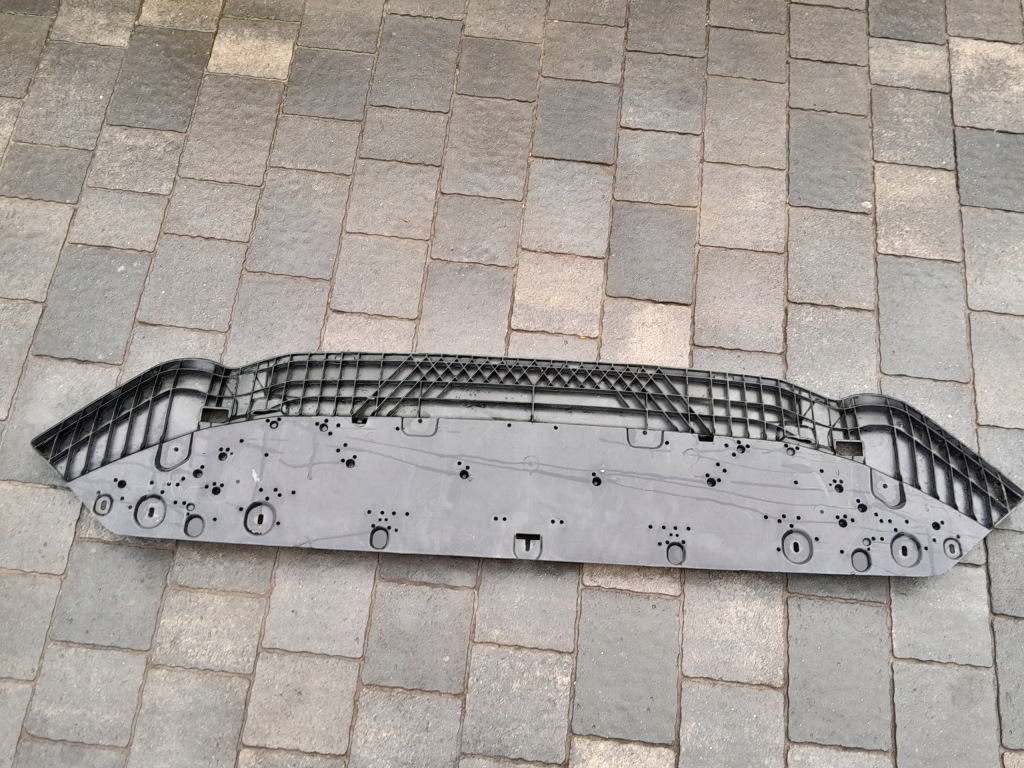 Купить Audi a4 b9 s-line накладка под бампер 8w0807611a