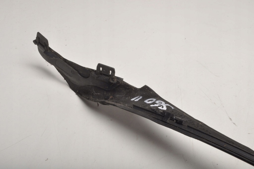 Volvo s60 ii v60 молдинг стекло передней лобовое 30753986 правая Киев