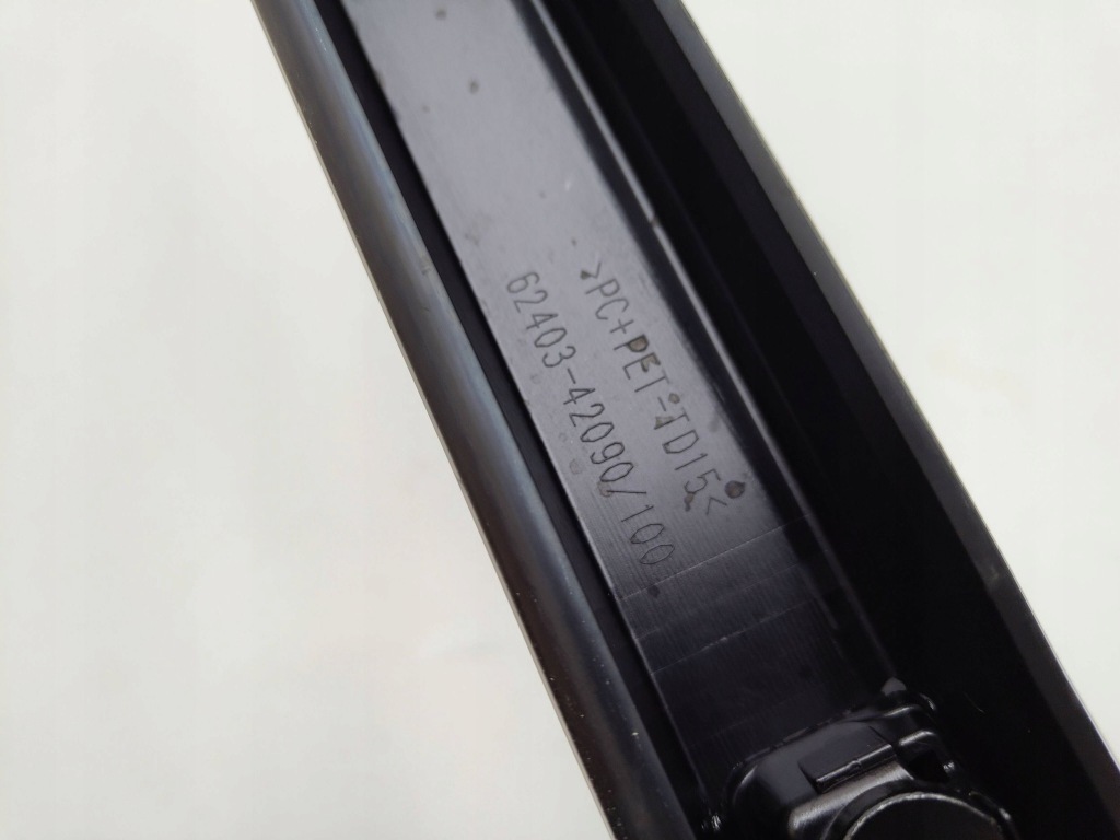 Toyota rav4 v рейлинг крышный правый 62403-42090 Киев