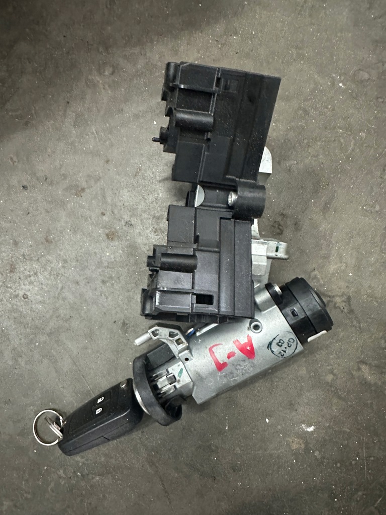 фото №1, Opel astra j iv замок зажигания с ключ 20912838