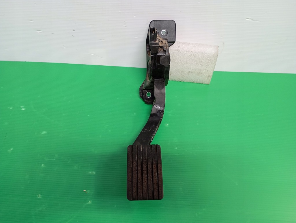 Купить Педаль газа потенциометр европа mitsubishi space star 2 1600a093