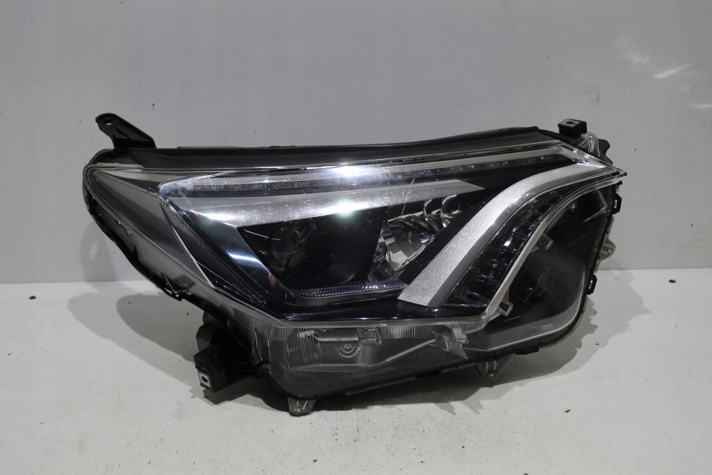 фото №1, Toyota rav4 iv lift full led правый идеальное состояние 15r+