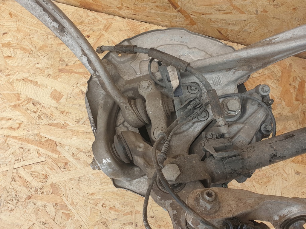 фото №9, Mercedes w205 поворотный кулак правый перед рычаги