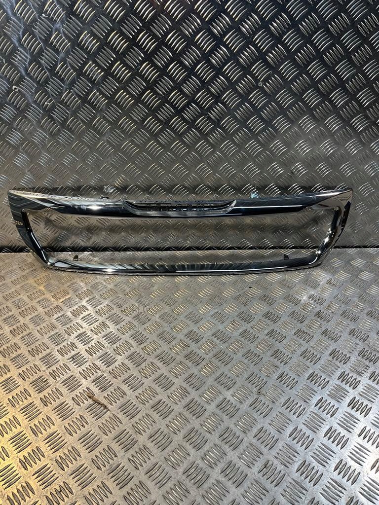 фото №1, Рамка решетка peugeot partner iii lift 9810964777