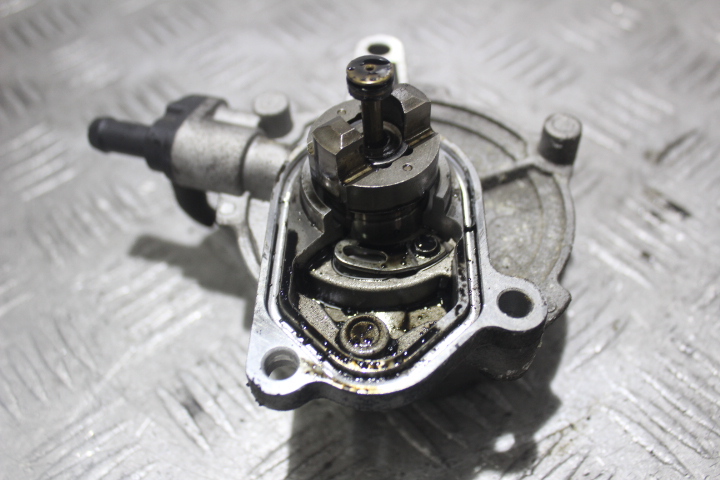 фото №1, Насос вакуум kia ceed i 1.6crdi