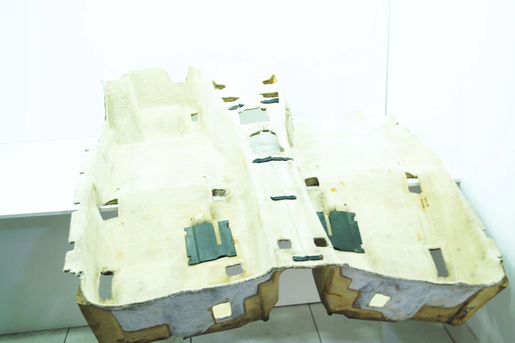 фото №16, Сиденья сиденье коврик обивка бардачок бежевый 205a mercedes sl r230