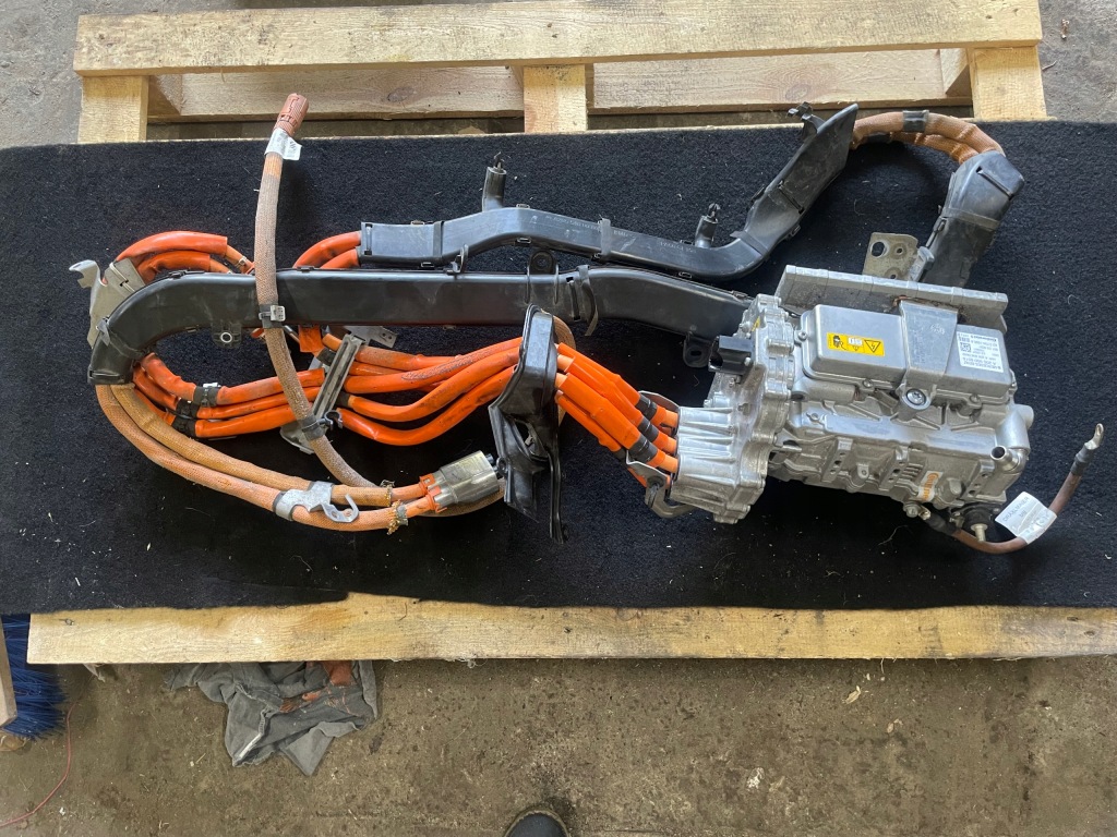 фото №1, Конвертер инвертор mercedes w205 c-klasa c350e