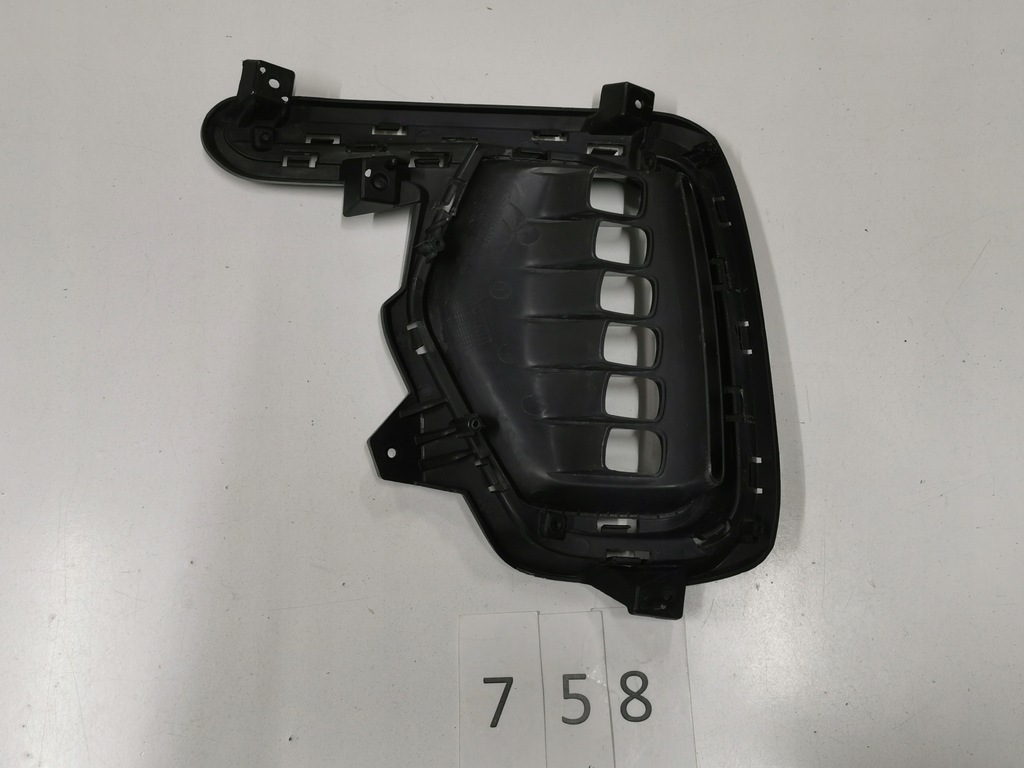 фото №10, Решётка бампера hyundai santa fe xl правая 758.