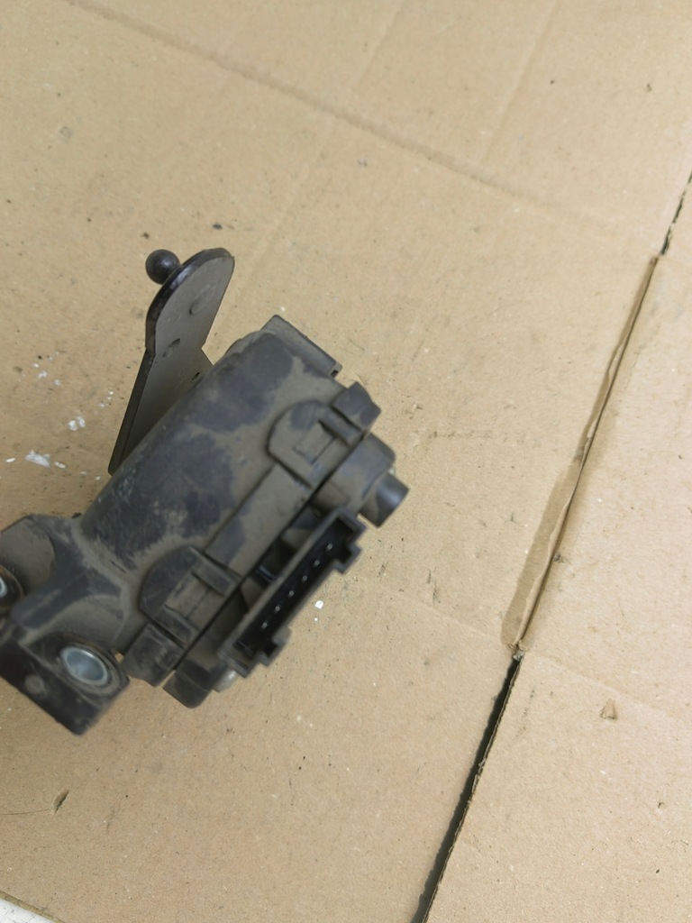 фото №3, Renault оригінальний номер renault 8200699691