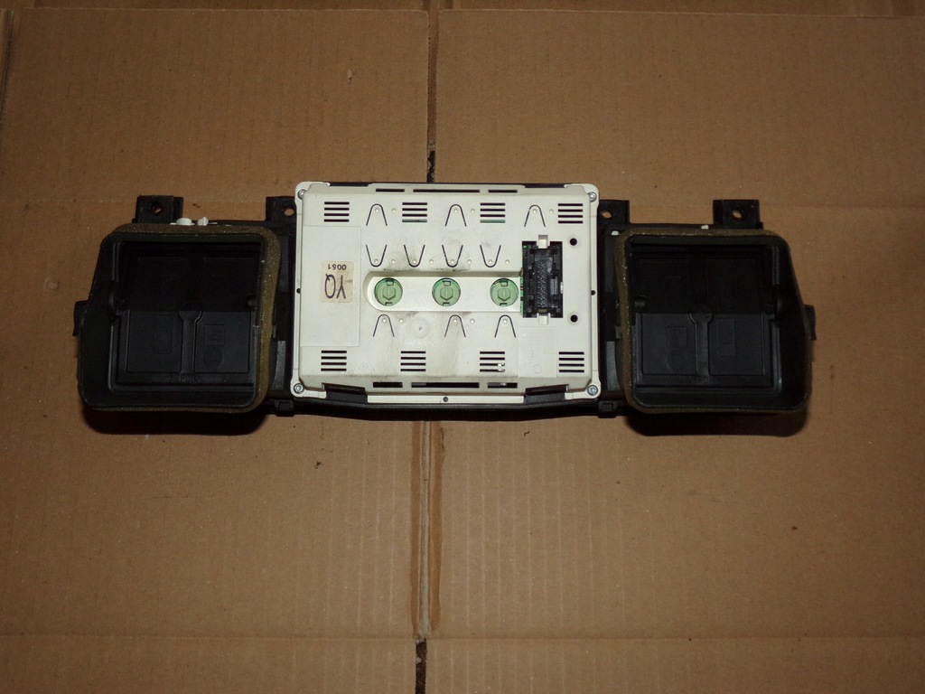 фото №2, Дисплей радіо 12569552 рамка signum vectra c