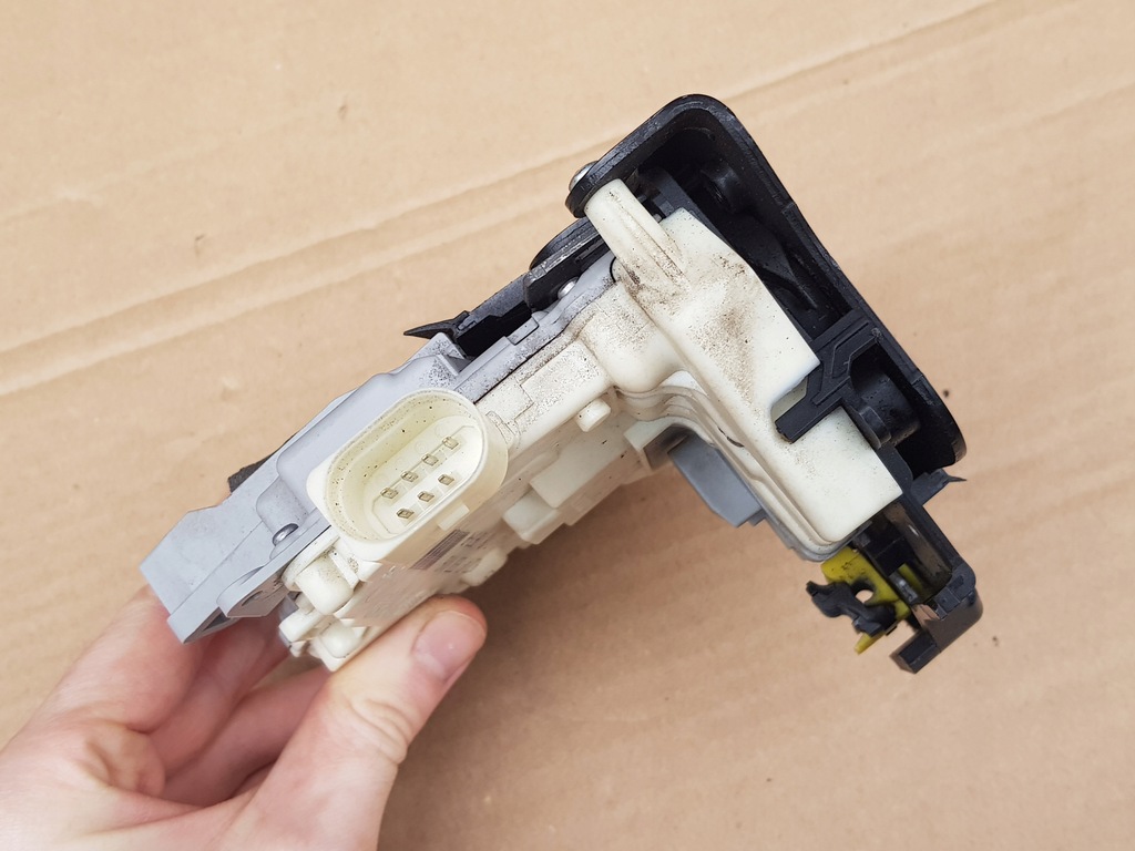 фото №10, Замок двері правий перед / audi a6 c6 - a3 8p / 4f1837016 - 7 pin / справний