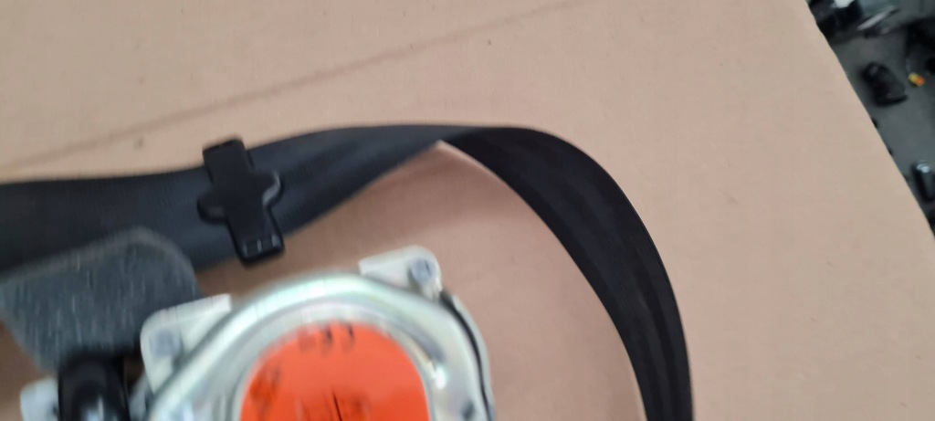 A6 c8 4k ремень безопасности левое  перед оригинал 4k8857705 Недорого