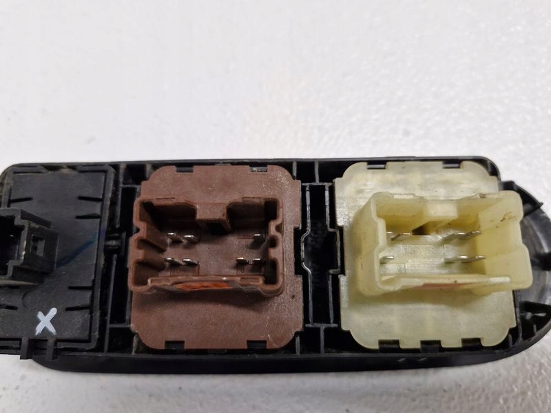 фото №7, Dacia duster i 1 переключатель кнопки панель окон левый перед eu 254117873r