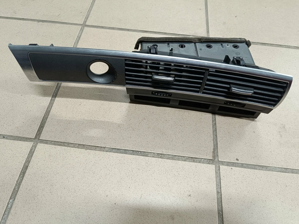 Купить Решётка обдув средняя audi a6 c6 4f1820951b