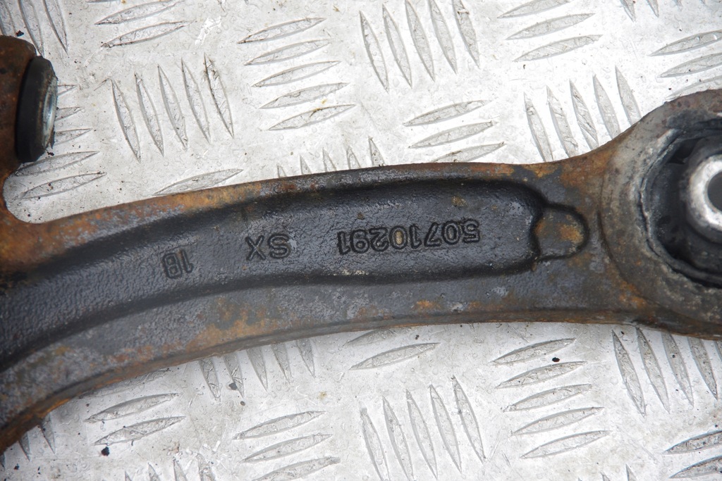 фото №8, Поворотный кулак рычаг амортизационная стойка fiat 500 1.4 100hp рычаг