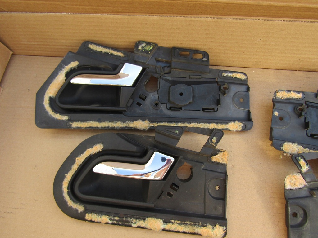 фото №4, +e1 mercedes w202 хром ручка внутрішня двері kpl 4szt + захист чорні