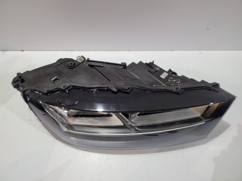 Audi q7 4m фара full led matrix - r 12846 Оригінал