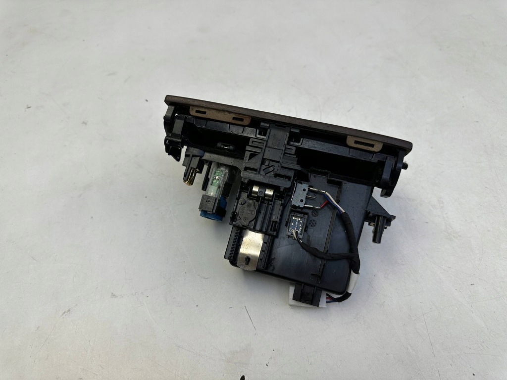 фото №5, Попільничка бардачок перед chrysler 300c ii lancia thema