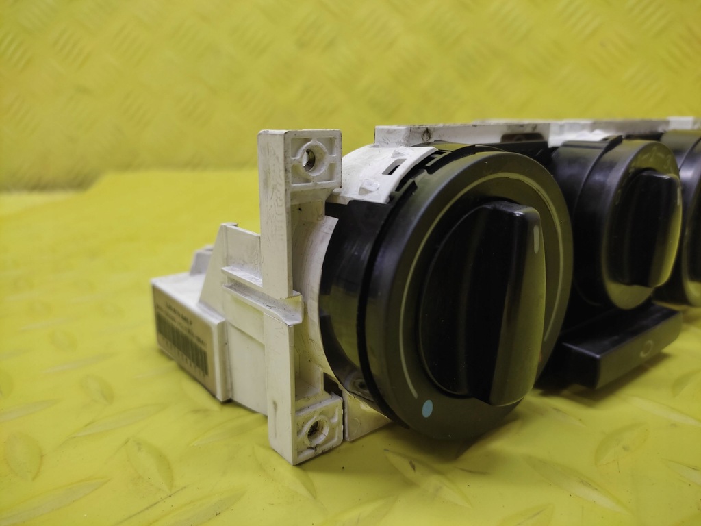 фото №6, Vw polo панель обдув кондиціонера 1j0819045f
