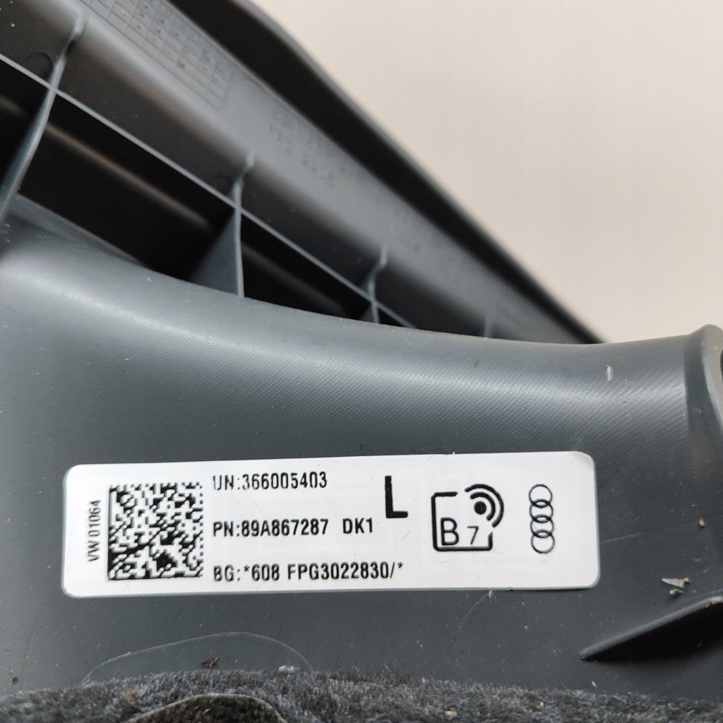 фото №7, Audi q4 sportback e-tron 2023 левая сторона защита средняя стойка / c