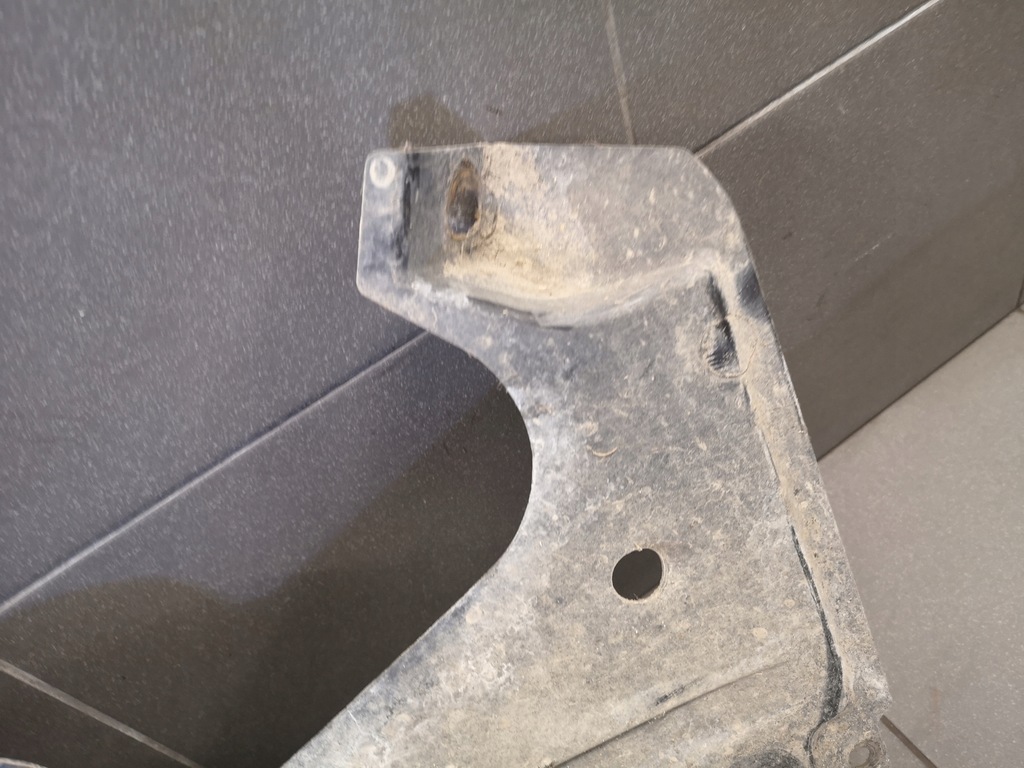 фото №6, Захист підвіска правий задня audi a6 c6 4f0825216e