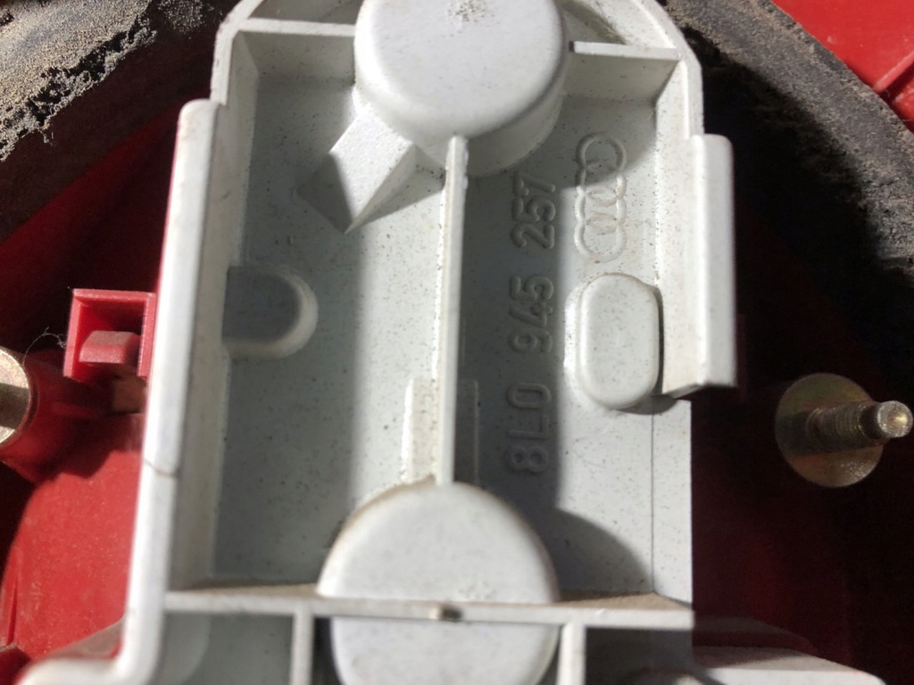 фото №8, Лампа левая задняя audi a3 8l 810945095a