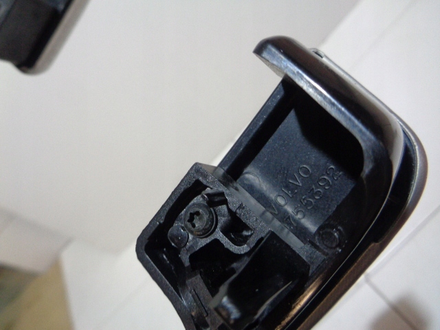 Тунель середній шторка volvo v50 s50 09-12 130586 06582-000 30755392 Зі Шроту