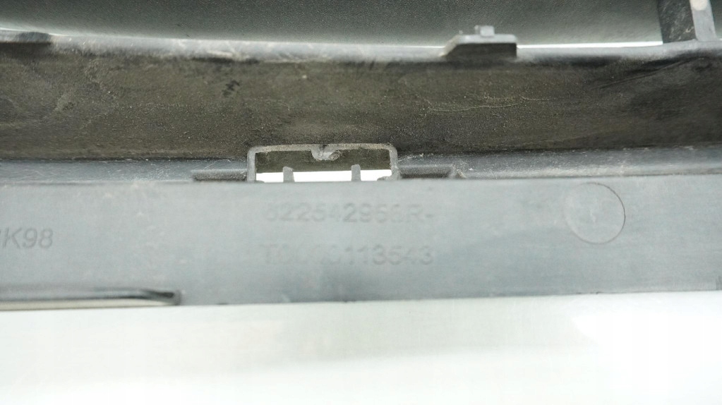 Купить Renault clio решётка бампера перед 622542958r halgen комплект