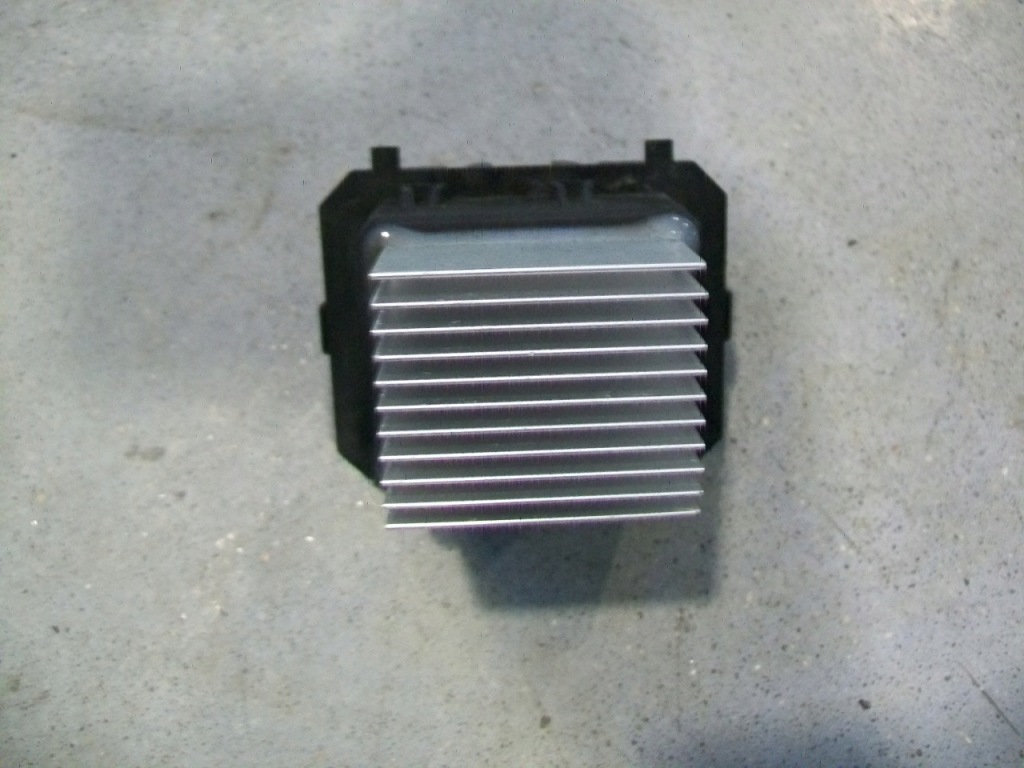 фото №1, Резистор вентилятор 232x16102ngr vivaro trafic iii