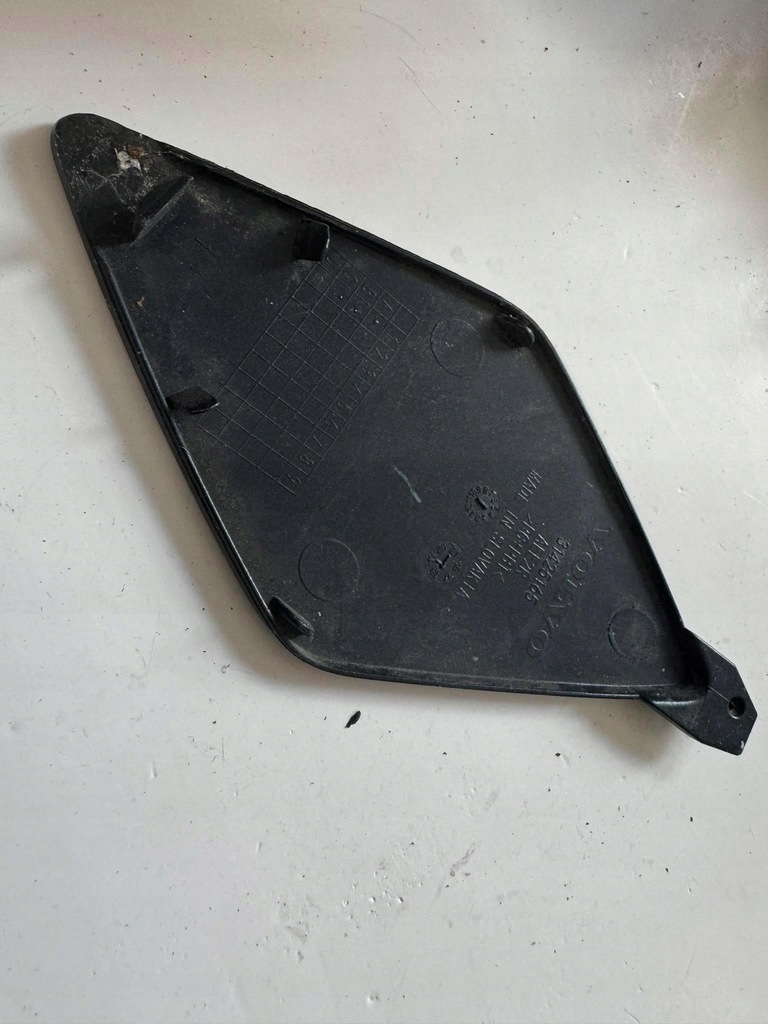 фото №14, Volvo xc60 ii 18r.- заглушка фаркоп бампера перед 31425165