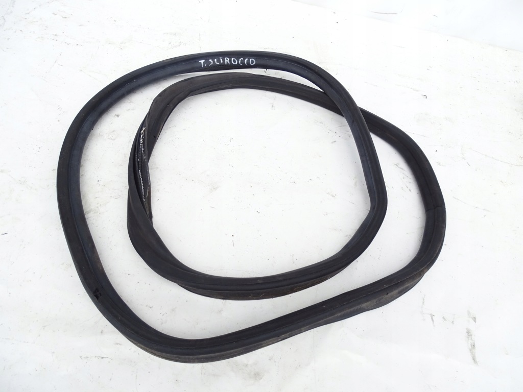 фото №1, Прокладка крышки багажника vw scirocco 3 iii 137