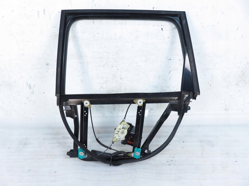 Купить Рамка дверь левый задний  porsche cayenne 9pa