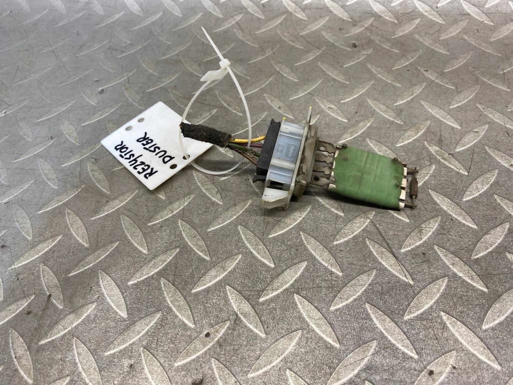 фото №1, Резистор вентилятор салона dacia duster i оригинал