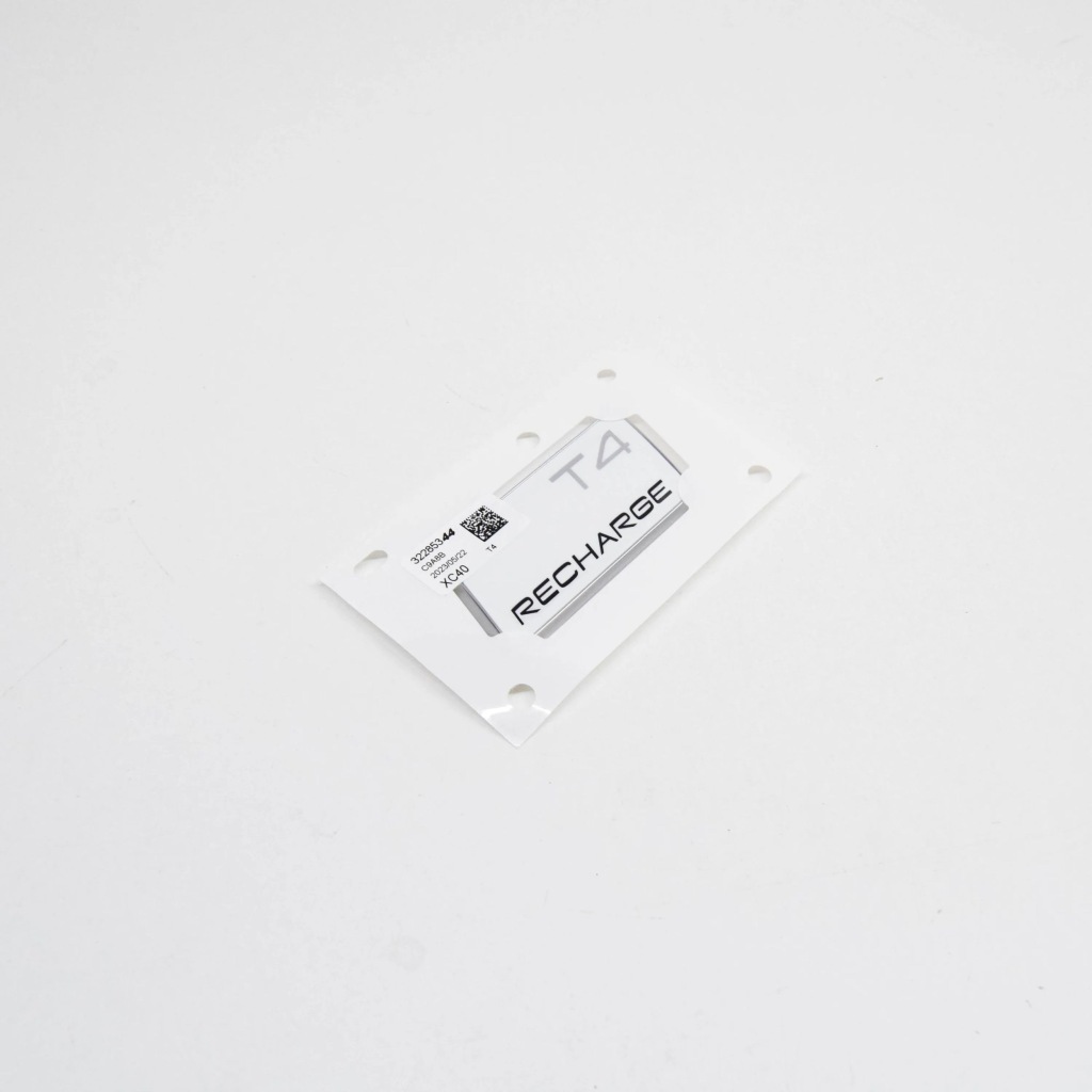 фото №1, Volvo xc40 2017 эмблема / значок задний / буквы modelu