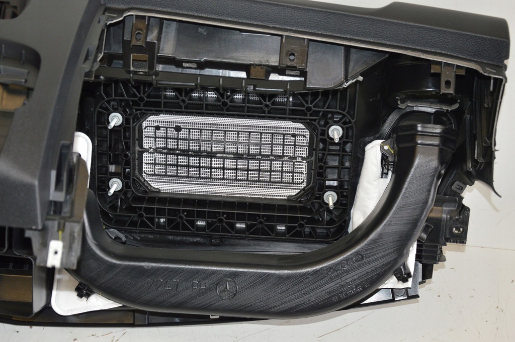 фото №15, Mercedes консоль приборная панель приборная панель кожа серая nić eqb x243 243