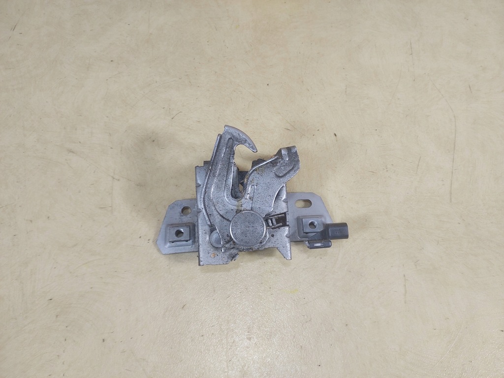 фото №1, Volvo c30 замок капот