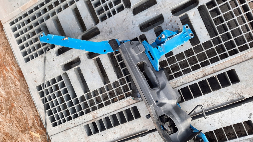 Ремень передний mercedes a170 01r Доставка