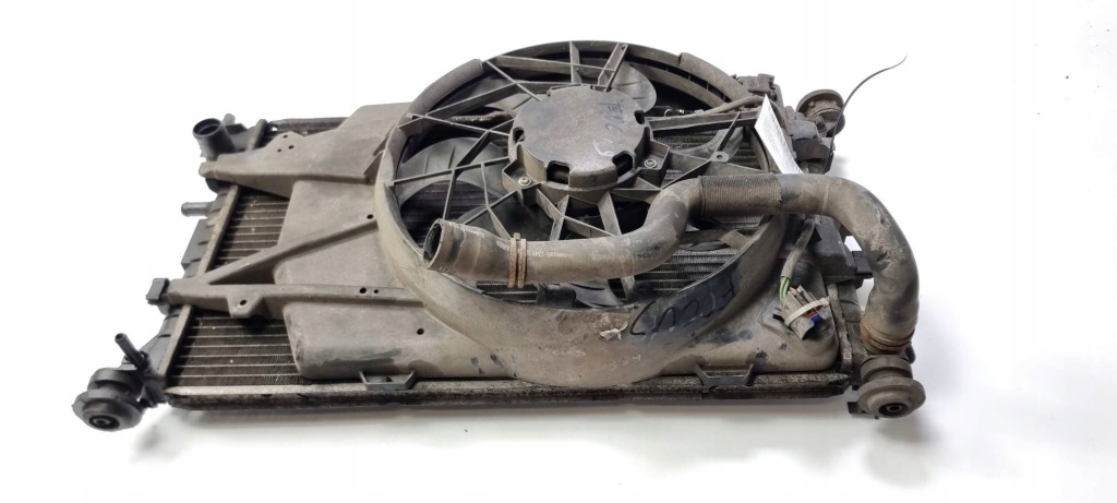 Радиатор воды 3135103453, pa66gf30 ford focus Недорого
