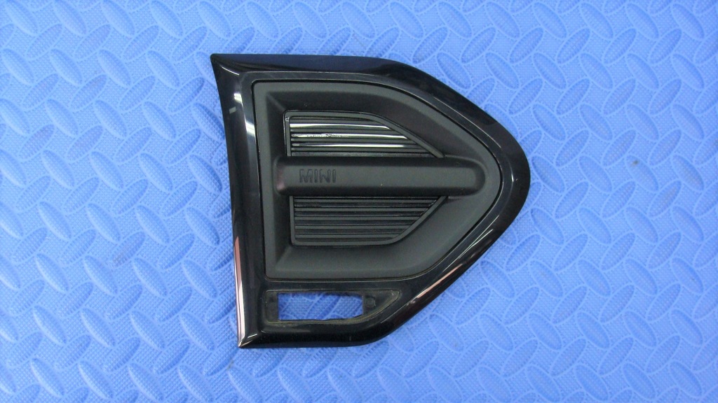 фото №1, Накладка решітка крила права mini f60 7414092