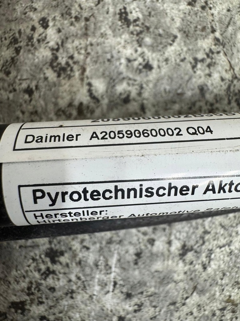 фото №7, Патрон piroteczniczny капот лівий=правий mercedes c klasa w205 2014-2021