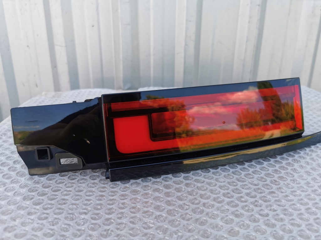 Land range rover sport 3 l461 23- фара задняя правый  led w крышке Доставка