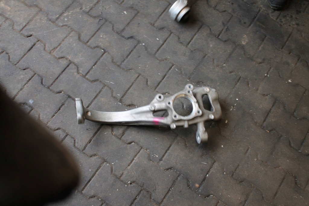 фото №1, Поворотний кулак audi q7 4m0407559
