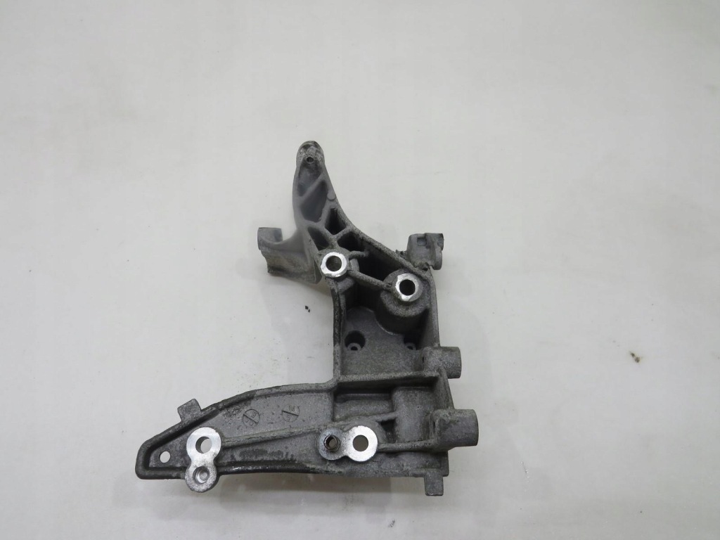Кронштейн кронштейн генератора peugeot 308 9674030280 Доставка