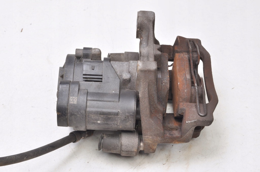 Volkswagen golf viii 1.5 tsi 150km суппорт тормозной левый задний  hb 5d 22 с Разборки