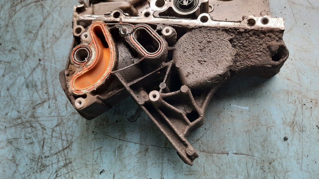 фото №8, Корпус розподільного валу r6110150902 mercedes vito w638